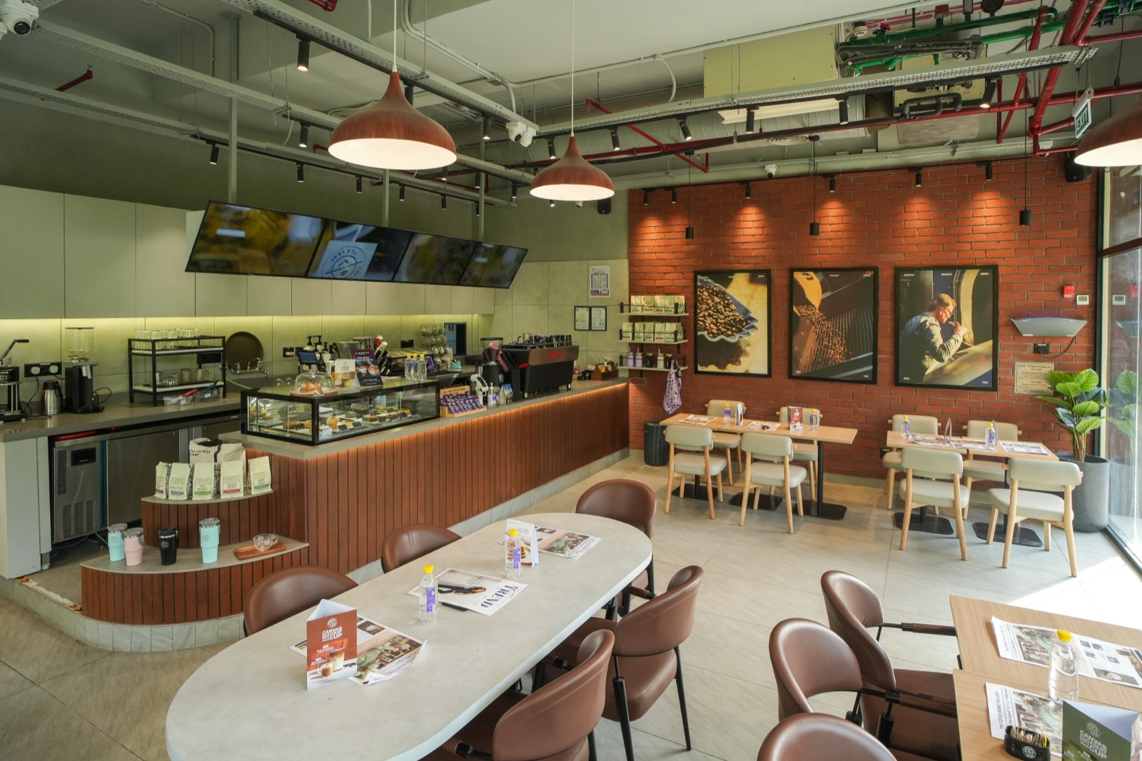 The Coffee Bean & Tea Leaf storefront